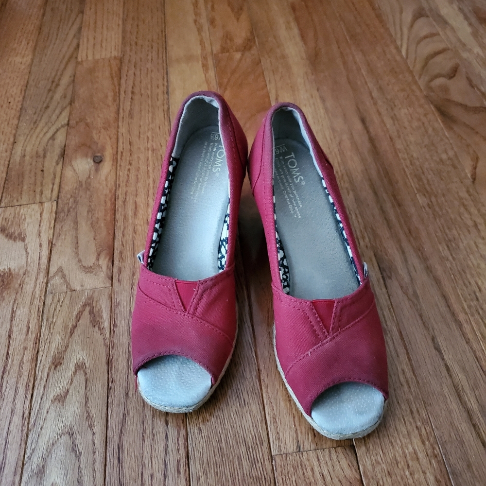 Toms Red Michelle Wedge Open Toe Sandal